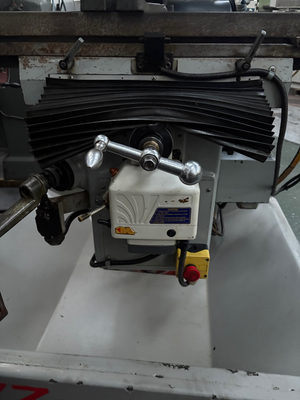 XYZ 2000 Turret Mill