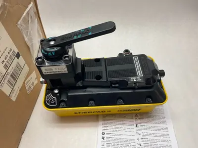 PAMG1402N | Enerpac  Turbo II Air Hydraulic Pump 4/3 Manual Valve - Used