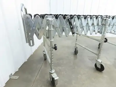 NestaFlex 275  18"W x 23' Expandable Gravity Flex Conveyor Plastic Skatewheel