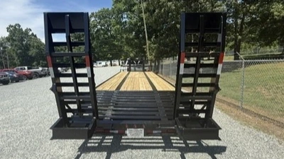 USED 2026 Kaufman Deluxe FET HD Deck-Over Gooseneck