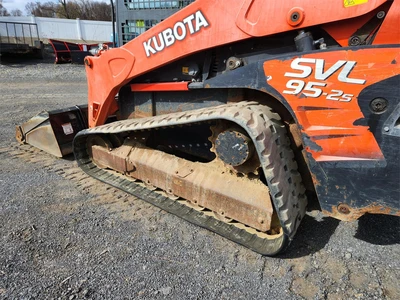 Used 2016 KUBOTA SVL95-2S Skid Steer Loaders New York US | Abele Tractor #1343069