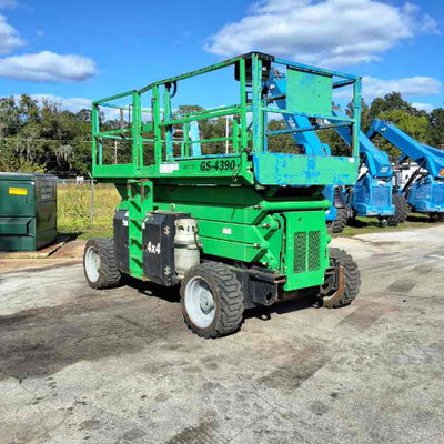USED 2017 Genie GS-4390RT