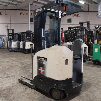 USED 2016 CROWN RR5725-45