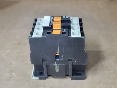NEW TELEMECANIQUE CA2DN22G6