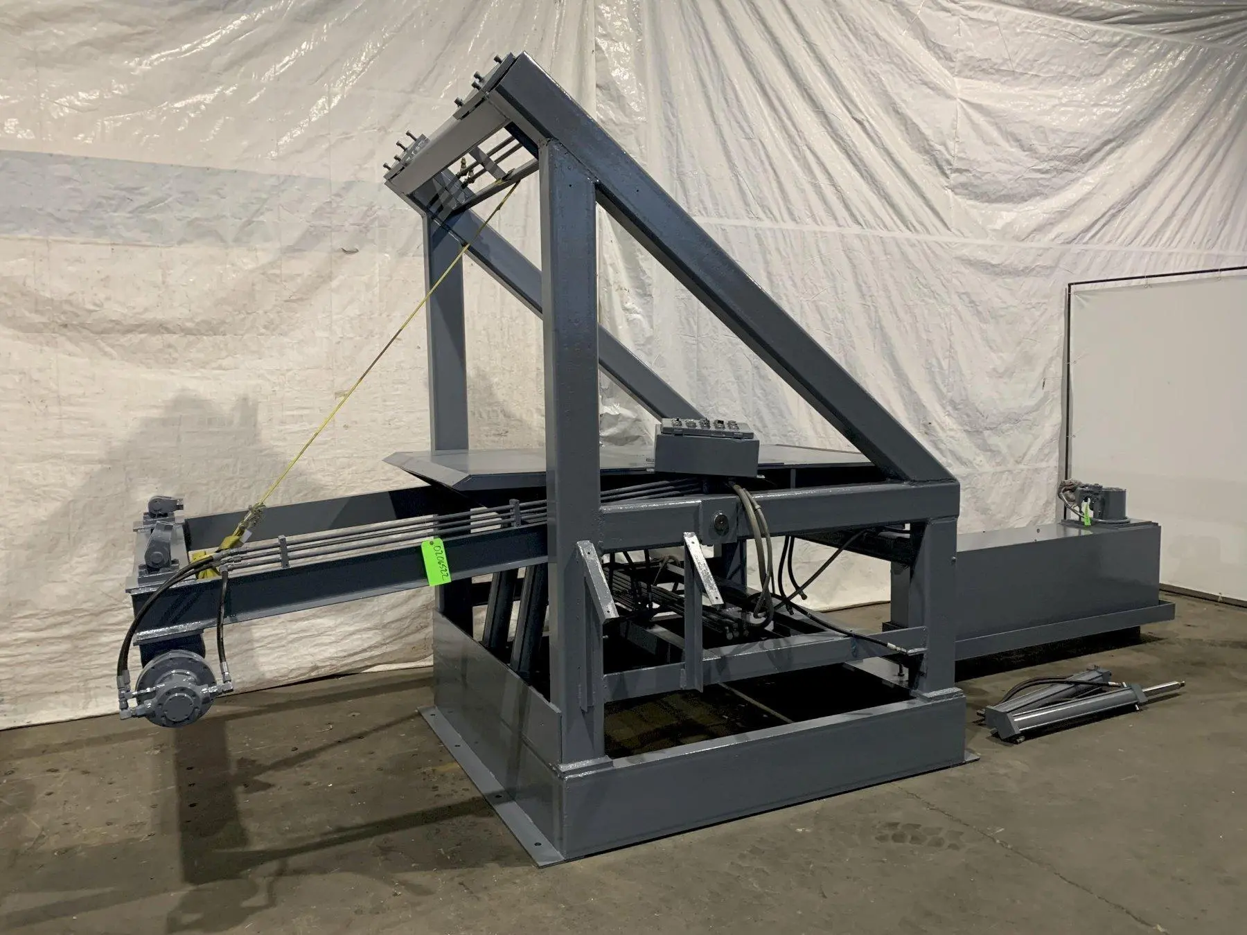 48" DAHLSTROM HD-37548 PEELER TABLE W/ HYDRAULIC HOLD DOWN. STOCK # 0206522