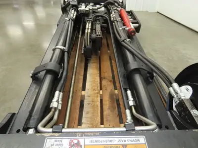 Hyster E80XN Forklift Mast Class IV 2 Stage 4 Lever 144.7" Lift 7000lb