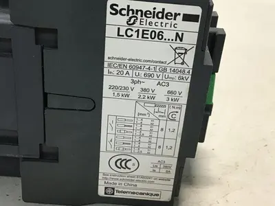USED SCHNEIDER ELECTRIC LC1E0610