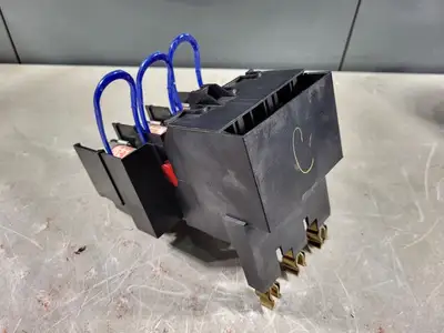 Disconnect Switch w/ 3 Times 60 Amp Fuse A4J60