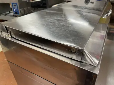 Used Turbo Air Used 44" Turbo Air TPR-44SD Super Deluxe Refrigerated Pizza Prep Table 120V - CC Food Prep Tables Illinois US | Falcon Restaurant Supply #1374983