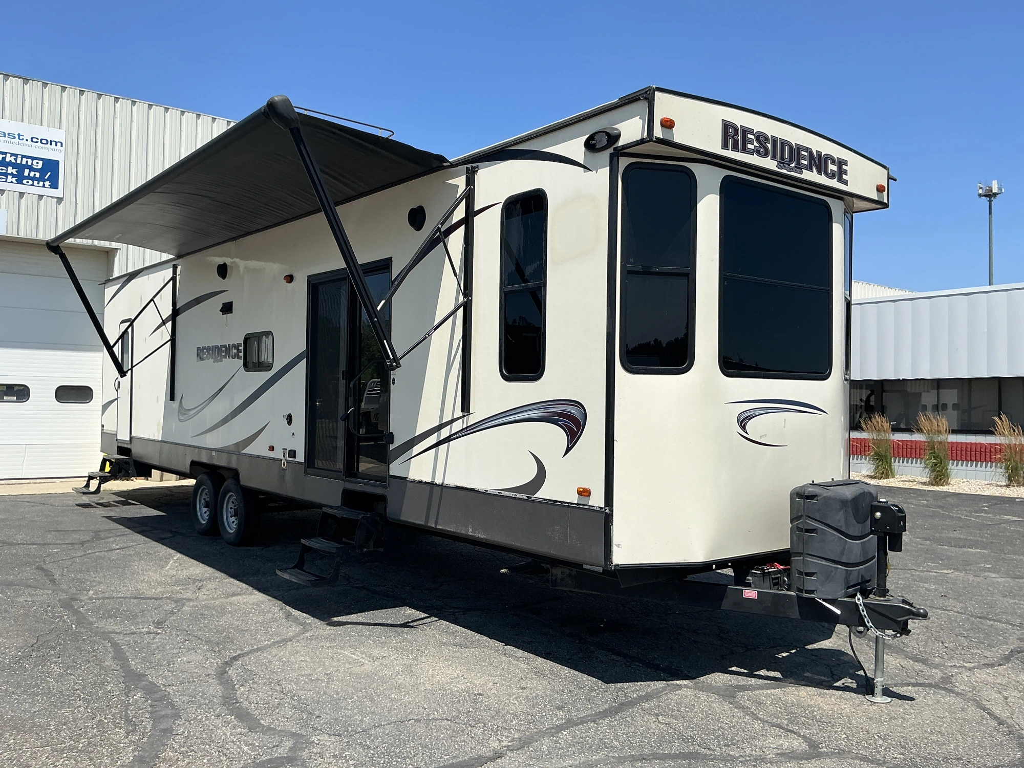Used 2016 KEYSTONE RESIDENCE 4051FL Campers, Caravans, Motorhomes Michigan US | Miedema Asset Management Group #1327788
