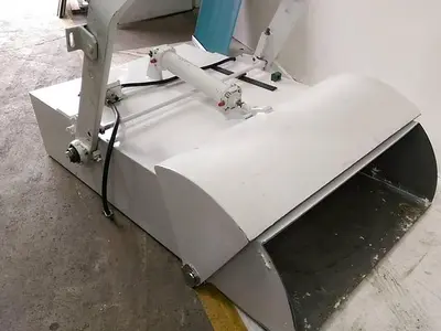 Chocolate Hopper with Pneumatic Gate