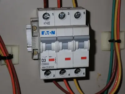 USED 2000 YASKAWA ELECTRIC CORPORATION YASNACXRCUP20