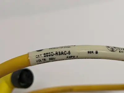 USED ALLEN-BRADLEY SER B RIGHT ANGLE 3-PIN FEMALE CORDSET