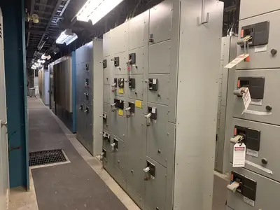 Five Star Double-Sided Motor Control Center (MCC), 600V Max., 1000A, 22 Buckets