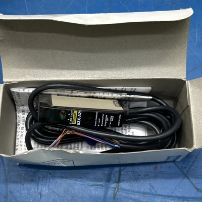 NEW Omron E3X-A21
