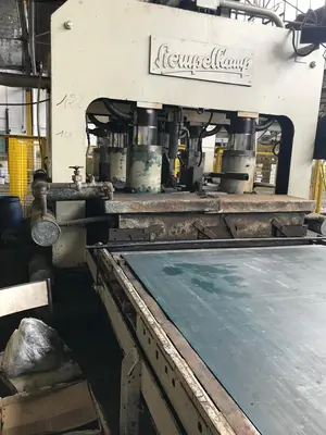 USED SIEMPELKAMP PANEL PRESS 470 TON