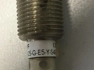 USED BALLUFF BES 516-325-G-E5-Y-S49