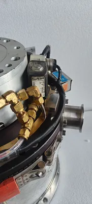 USED LEYBOLD MAG W 2000