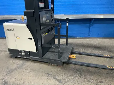 Used CROWN SP352030 Electric Lifters Ohio US | HGR 24 #1446268