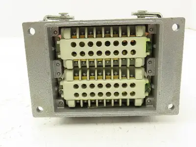 T&B Thomas & Betts 16A 380V Terminal Connector 32 Pin Sealed Conduit Housing