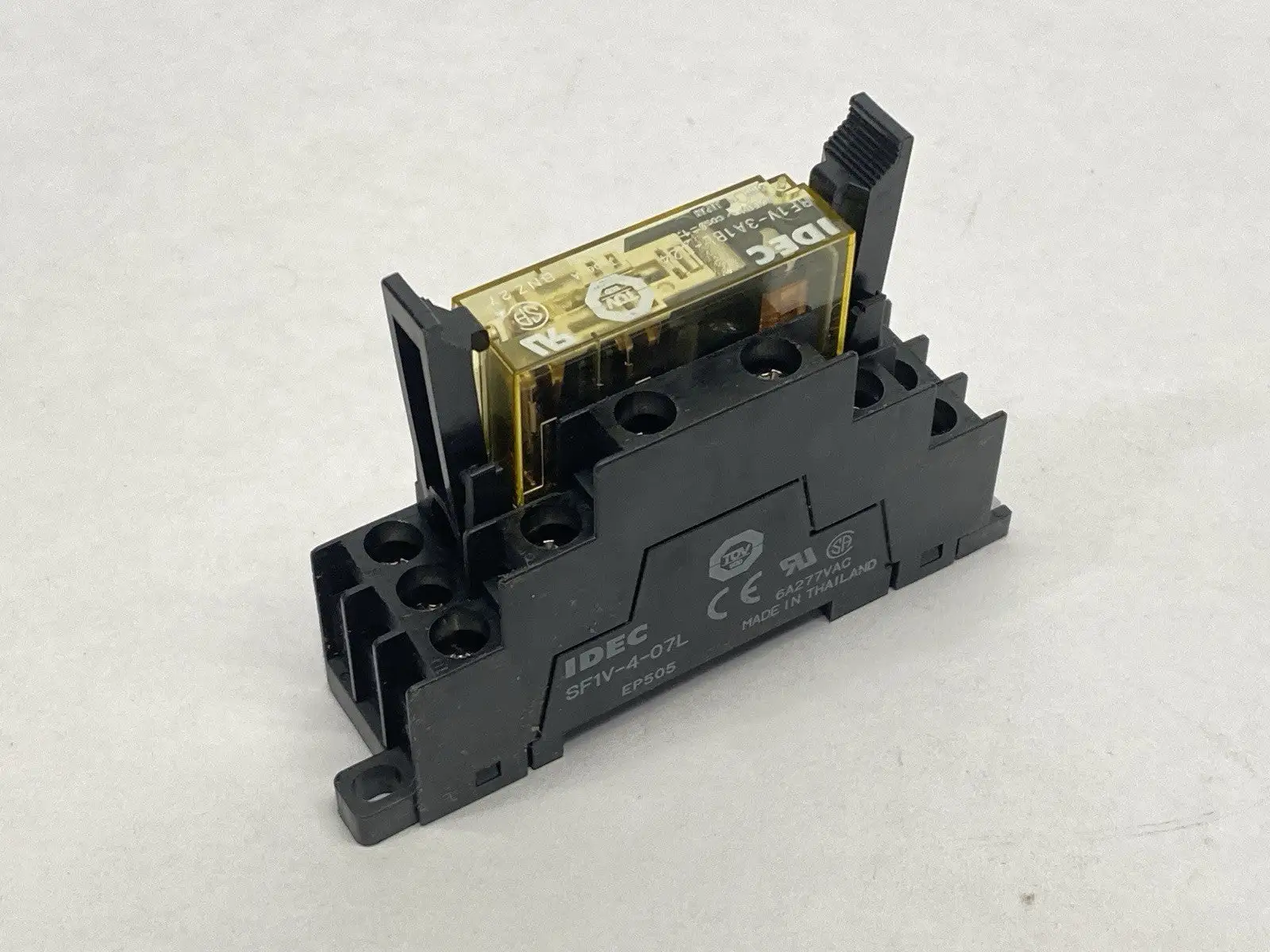 RF1V-3A3BL-D24 | IDEC  Force Guided Relay w/ SF1V-4-07L Relay Base - New