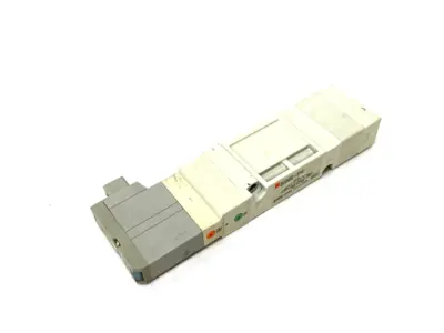USED SMC PLUG-IN SOLENOID VALVE 5-PORT