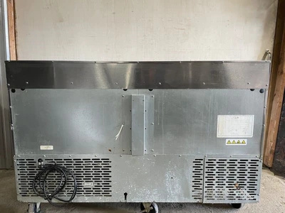 182-0115 Traulsen UHT60-LR Self Contained Undercounter Worktop Cooler