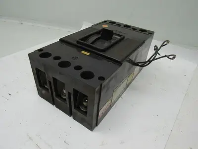 Mitsubishi Electric NF225-G 120 Amp 3 Pole Circuit Breaker W/Auxiliary Switch