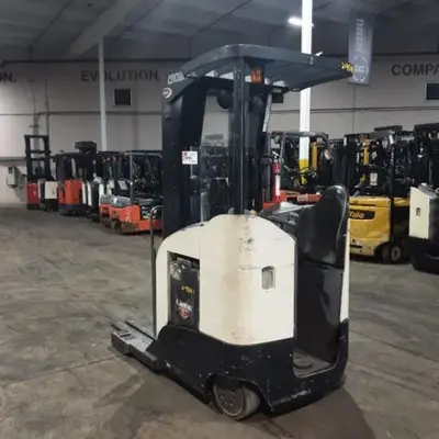 USED 2016 CROWN RR5725-45
