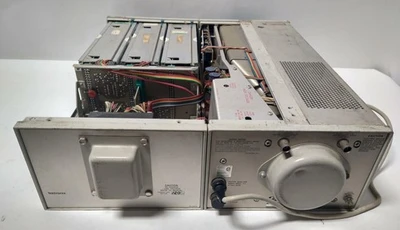 Tektronix 5113 Oscilloscope System CRT Mainframe with Plug-In Modules