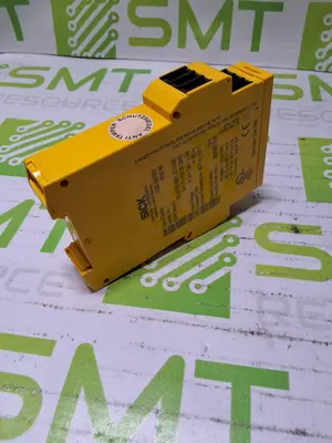 SICK UE 23-2MF SAFETY RELAY