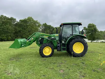 Used 2024 JOHN DEERE 5100E Utility Tractors Texas US | Big D Heavy Equipment #1557003