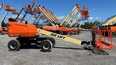 USED 2021 JLG 400S