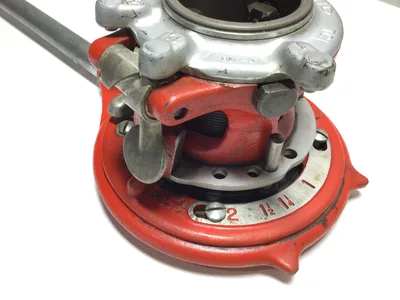 Ridgid 65-R Manual Receding Pipe Threader 1-2″ In NPT Capacity 15″Handle & Dies