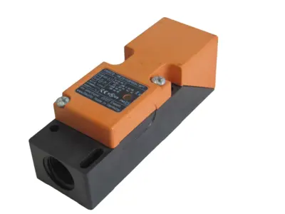 NEW IFM EFECTOR IME2015BFBOA/NPT PROXIMITY SENSOR IM0020 IME2015BFBOANPT
