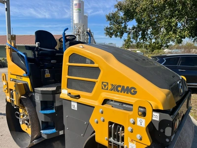 XCMG XD140 Double Drum Vibratory Roller | Iron Listing (6)