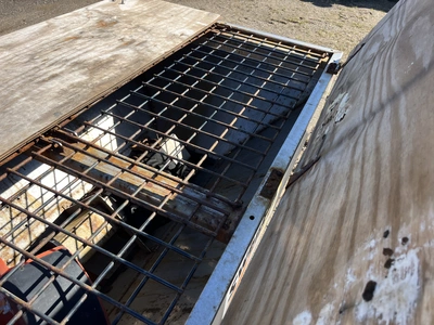 Swenson Stainless Steel Pickup Truck Salter. Motor is good, gearbox is bad. Municipality owned, load...