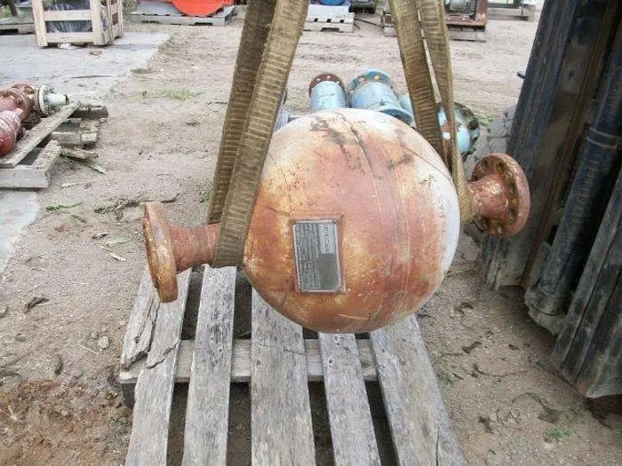 Used FLUID KINETICS PDS 2.5-18T-600 PULSATION DAMPENER / ACCUMULATOR Automotive Parts Saskatchewan CA | Chad Equipment #466771