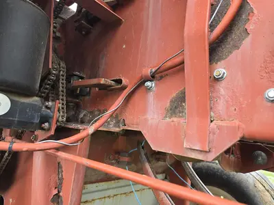 USED 2003 HESSTON 4655