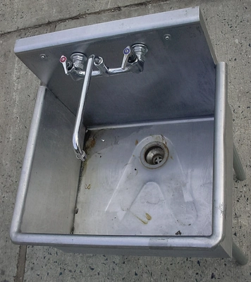 USED SS SINK 24 X 21 SS SINK