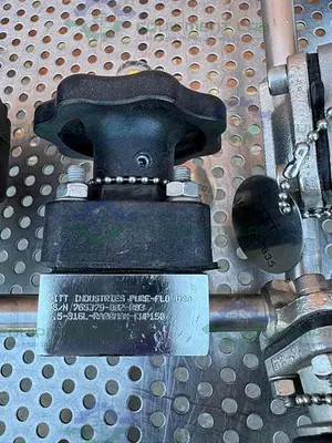 USED 5 ITT PURE FLO .5-316L- RA20MAX 6 WAY DIAPHRAGM VALVE W/ 1/2" SANITARY FITTING