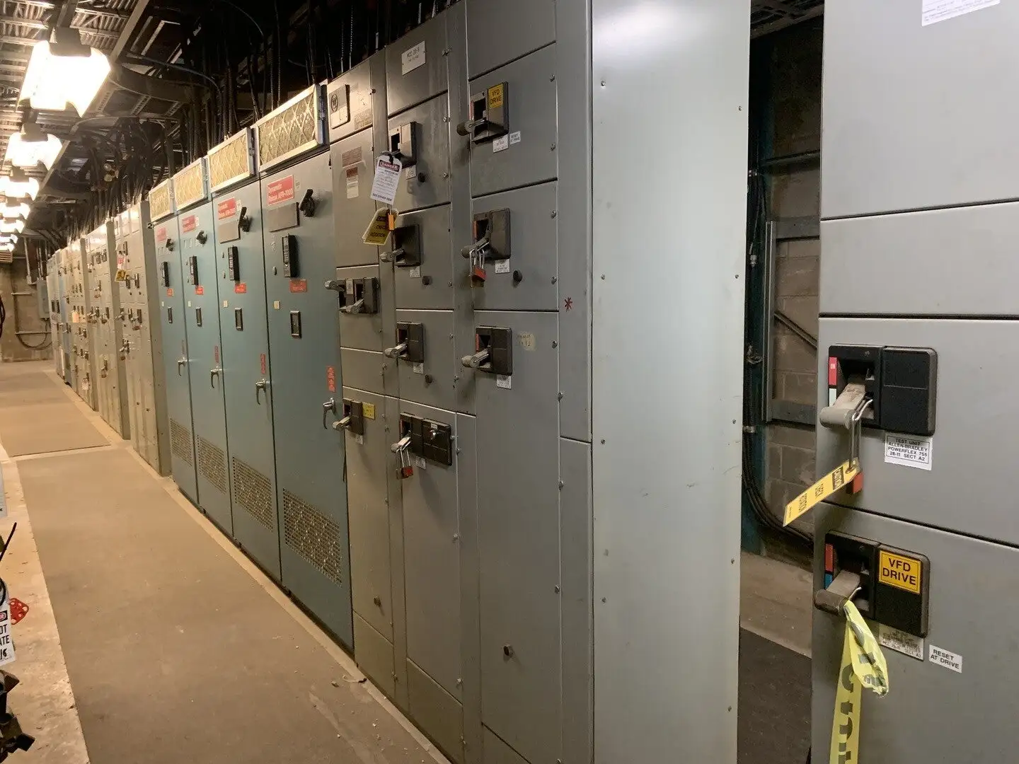 Five Star Double-Sided Motor Control Center (MCC), 600V Max., 1000A, 15 Buckets