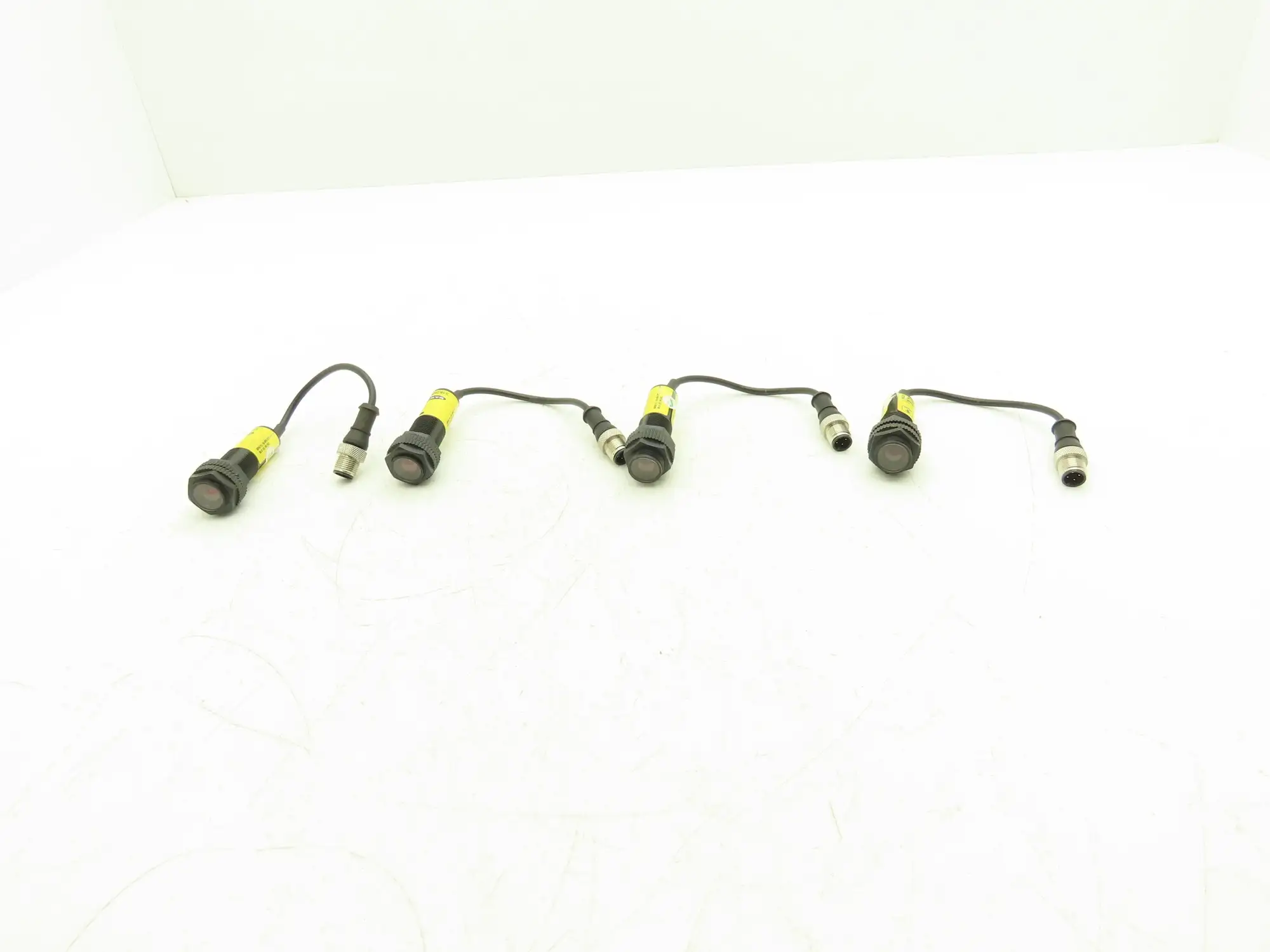 Banner S18-2NAEL-Q5 Photoeye Sensor Emitter 18mm 10-30VDC  Lot of 4