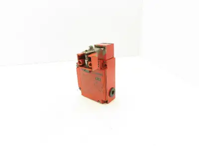 Telemecanique XCS-E7333 Interlock Safety Door Switch 120/240VAC W/Straight Latch