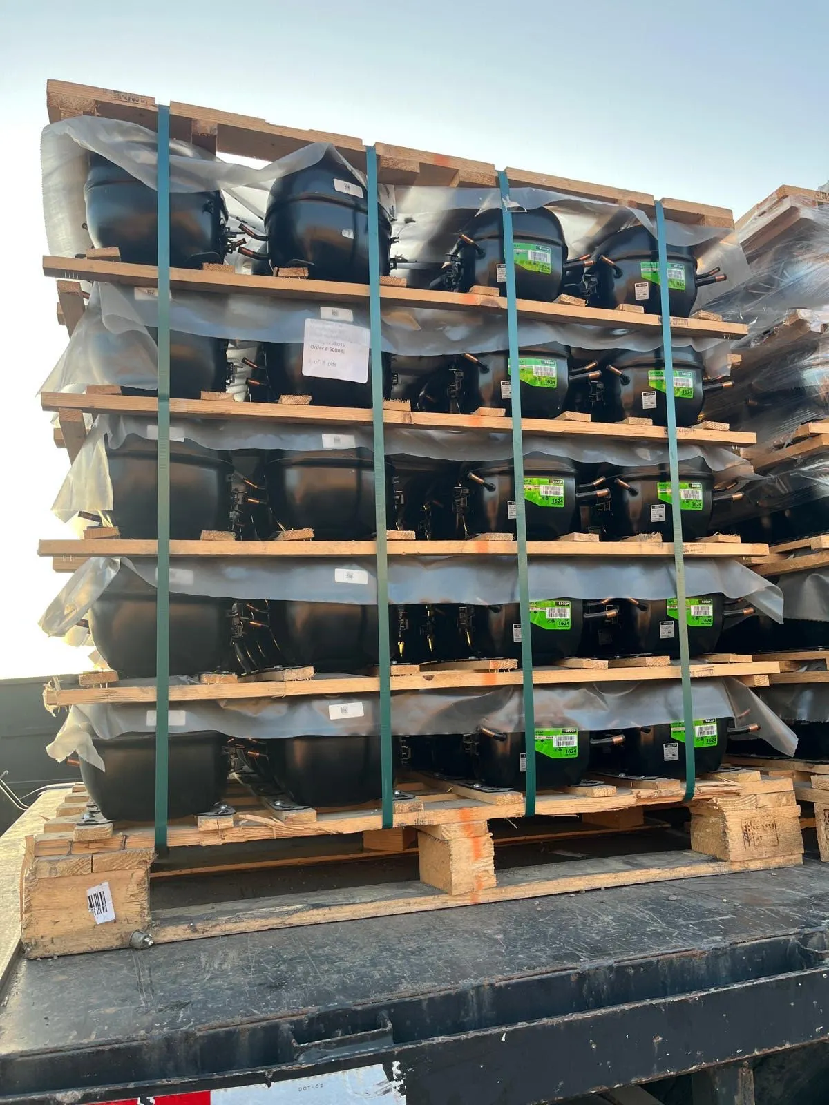 193-0001 Lot of 40 Secop Danfoss Reciprocating Compressors-New