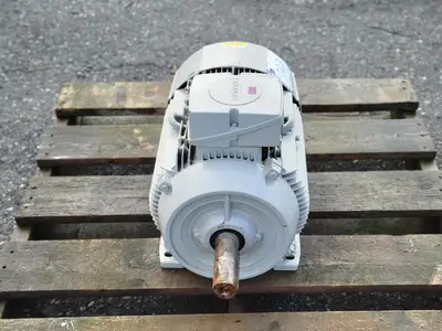 25 hp, 575 volts, 3560 rpm, 160L Electric Motor