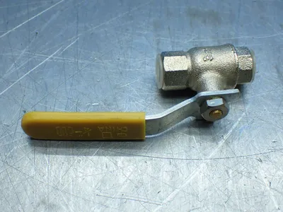 Unknown Five. 1/4" Ball Valves. - 1/4-600