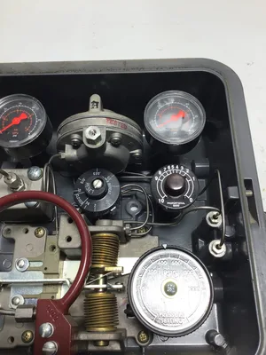 Fisher 4160KF Pneumatic Pressure Controller Input Range 0 to 2000 PSIG
