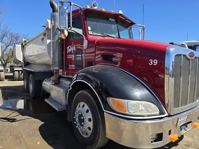 USED 2013 PETERBILT 384