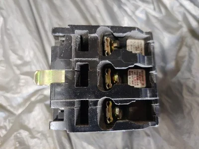 USED SQUARE D QOB330